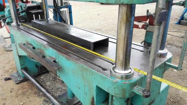 ปั้ม 4 เสา 100 ตัน พร้อมอุปกรณ์ ปั้ม 4 เสา 100 ตัน พร้อมอุปกรณ์