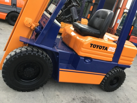 อาร์ ซี เอช โฟรคลิฟท์ ขาย โตโยต้า รุ่น 6 เครื่องดีเซล 2.5 ตัน