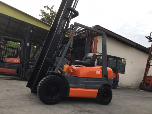 อาร์ ซี เอช โฟรคลิฟท์ ขาย โตโยต้า รุ่น 6 เครื่องดีเซล 2.5 ตัน