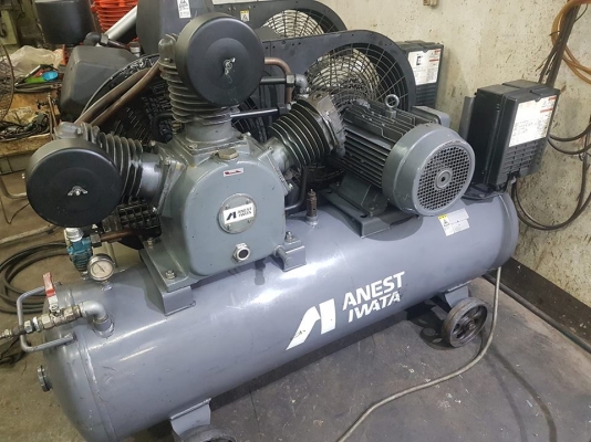 **ขายถูกๆ ปั้มลมมือสอง(เก่านอก-ญี่ปุ่น)** IWATA 10แรง 3หัว ถัง 200ลิตร   ทดสอบเรียบร้อย ทุกระบบทำงานได้ดีมาก แน่นๆนิ่งๆเงียบๆพร้อมใช้งานครับ