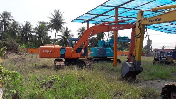 ขายรถแบคโฮ รถตักล้อยางและอะหลั่ยกับอุปกรณ์ช่าง