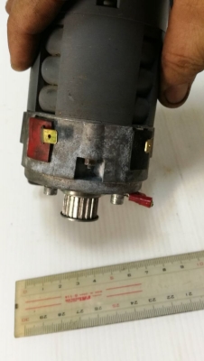 600 บ.โทร 083-2000058 LINE ID: line832923 มอเตอร์ดีซีกำลังสูง ยี่ห้อ yaskawa ใช้ไฟ12V และได้ถึง48V