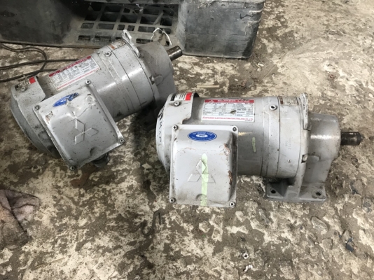 ขายมอเตอร์เกียร์ Cycro drive Sumitomo 0.5HP. 380V อัตราทด 1:21 เพลาออกประมาณ 66รอบต่อนาที สภาพสวยมากเดิมๆ วิ่งนิ่ม พร้อมใช้งาน มี 6 ตัวครับ ขายมอเตอร์เกียร์ Cycro drive Sumitomo 0.5HP. 380V อัตราทด 1:21 เพลาออกประมาณ 66รอบต่อนาที สภาพสวยมากเดิมๆ วิ่งนิ่ม พร้อมใช้งาน มี 6 ตัวครับ