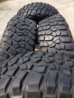 ขายยาง BF KM2 35" ขอบ 18 พร้อมล้อ