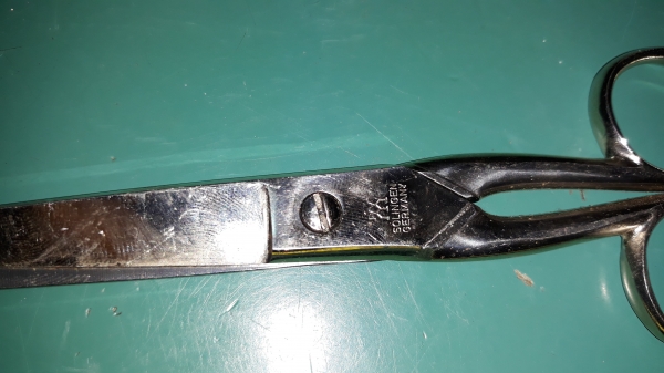 ขายกรรไกรตราคนคู่MADE IN GERMANY. ขายกรรไกรตราคนคู่MADE IN GERMANY.