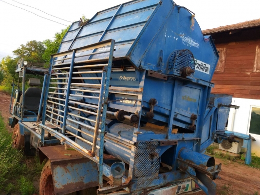 ขายรถนวดข้าว  6 ล้อ ตู้นวด  6 ฟุต เครื่อง isuzu 6bb1