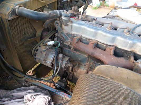 ขายรถนวดข้าว  6 ล้อ ตู้นวด  6 ฟุต เครื่อง isuzu 6bb1