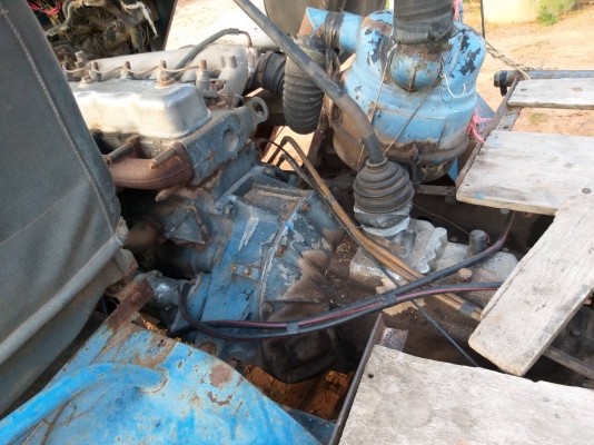 ขายรถนวดข้าว  6 ล้อ ตู้นวด  6 ฟุต เครื่อง isuzu 6bb1