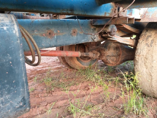 ขายรถนวดข้าว  6 ล้อ ตู้นวด  6 ฟุต เครื่อง isuzu 6bb1