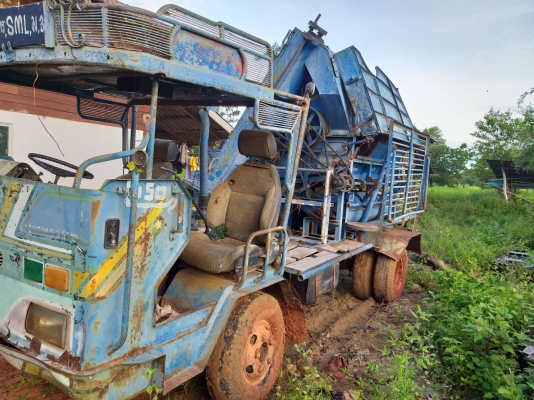 ขายรถนวดข้าว  6 ล้อ ตู้นวด  6 ฟุต เครื่อง isuzu 6bb1