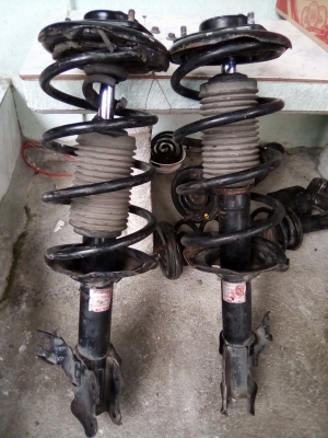 โช๊ครถนิสสัน nv บี13บี14r11หน้าหลัง (ขายแล้ว)