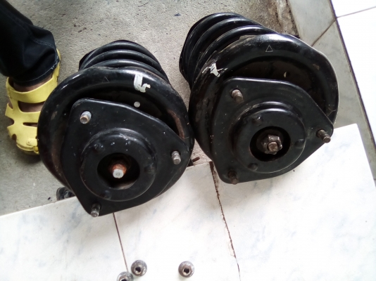 โช๊ครถนิสสัน nv บี13บี14r11หน้าหลัง (ขายแล้ว)