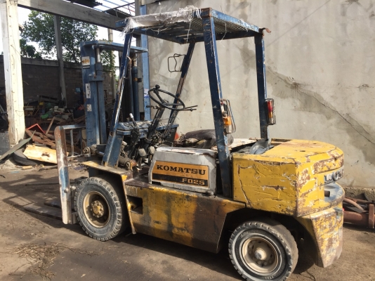 ขายด่วนน!! โคตรถูกก!! KOMATSU รุ่น 10 FD25 เสา 3 เมตร เกียร์ Auto พร้อมใช้งาน