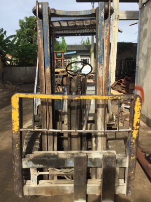 ขายด่วนน!! โคตรถูกก!! KOMATSU รุ่น 10 FD25 เสา 3 เมตร เกียร์ Auto พร้อมใช้งาน