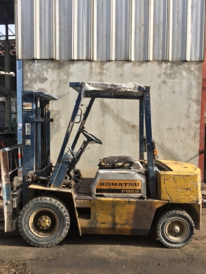 ขายด่วนน!! โคตรถูกก!! KOMATSU รุ่น 10 FD25 เสา 3 เมตร เกียร์ Auto พร้อมใช้งาน