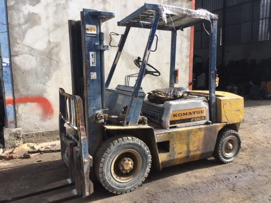 ขายด่วนน!! โคตรถูกก!! KOMATSU รุ่น 10 FD25 เสา 3 เมตร เกียร์ Auto พร้อมใช้งาน