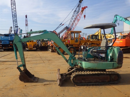 ขาย รถแม็คโคร KOMATSU PC27-8 พร้อมใช้งาน นำเข้าเองจากประเทศญี่ปุ่น ติดต่อ 063-9316985 ID LINE : 0639316985 ครับ