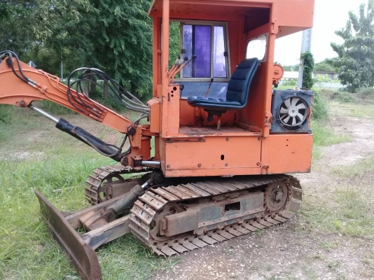 ขายด่วนรถแบคโฮ KOMATSU PC60-3 ขายด่วนรถแบคโฮ KOMATSU PC60-3