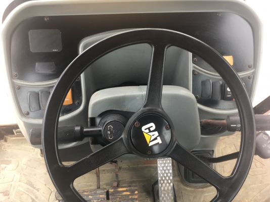 ขายด่วน ตักหน้าขุดหลัง CAT424D สวยพร้อมใช้ ด่วนลดเหลือ 490,000บาท