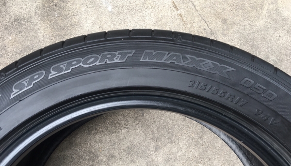 ยาง 215-55-17 Dunlop ปลายปี 15 ดอกยางหนา สภาพดี ยาง 215-55-17 Dunlop ปลายปี 15 ดอกยางหนา สภาพดี