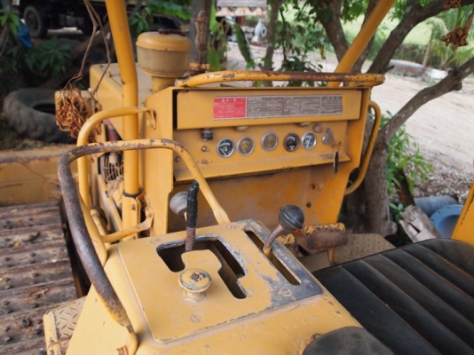 รถดันดินตีนตะขาบ Caterpillar D3 พร้อมลุยงาน เอกสารอินวอย์ครบ