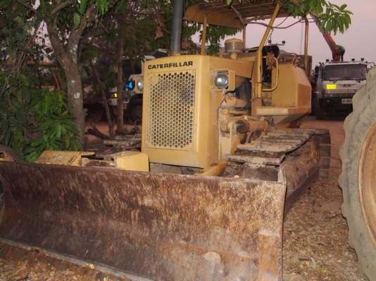 รถดันดินตีนตะขาบ Caterpillar D3 พร้อมลุยงาน เอกสารอินวอย์ครบ