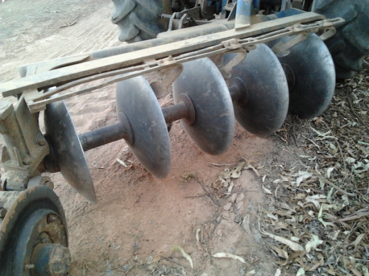 ***ขายแล้วครับขอบคุณ Truck2hand ขาย ขาย รถไถFORD 6600 T5 ตัวเต็ม 1เพลา สภาพดี แขนสวยไม่มีปะ ระบบไฮฯไม่เยิ้ม ทำงานดี มีโหลดนิดๆ พร้อมอุปกรณ์ 2 ชิ้น ใบดัน ผาน3 หรือ ผาน 5 เอกสารเล่มทะเบียน พร้อมใช้พร้อมลุยงาน ราคาต่อรองได้ครับ