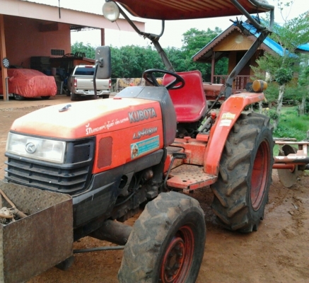KUBOTA L3408DI - 2 เพลา เครื่องแห้งแรงดีไม่มีเยิ้ม ชุดอุปกรณ์ ผานพรวนดิน 4 สภาพดีพร้อมทำงานได้เลย ช่วงล่างแน่นยางสภาพดี 60\% พร้อมใช้งาน เอกสารทะเบียนครบ ราคาต่อรองได้ครับ
