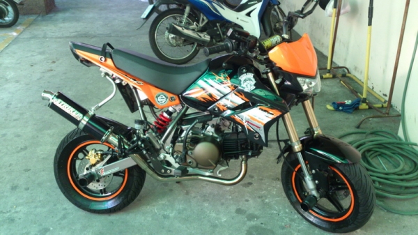 ขายดาวน์ NEW KSR แต่งสวย เครื่องเดิมๆ สนใจคุยก่อนได้ครับ ขายดาวน์ NEW KSR แต่งสวย เครื่องเดิมๆ สนใจคุยก่อนได้ครับ