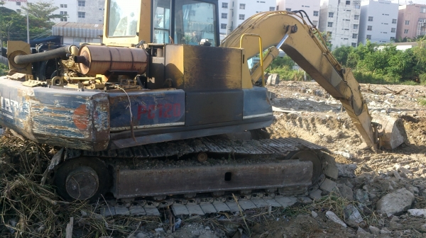 ขายรถแมคโค KOMATSU PC100-3 ขายรถแมคโค KOMATSU PC100-3