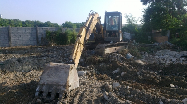 ขายรถแมคโค KOMATSU PC100-3 ขายรถแมคโค KOMATSU PC100-3