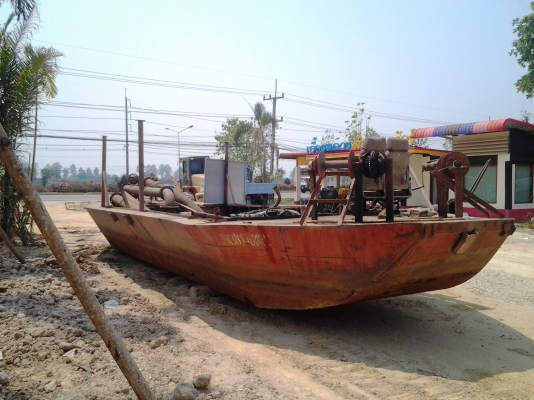 ขายด่วน..เรือดูดทราย เครื่องยนต์ฮีโน่ HINO EF V8 เครื่องยนต์ 550 แรงม้า ท่อดูด 8 นิ้ว ดูดแรง เต็มท่อ ๆ ได้ทรายมาก เกินคุ้ม.