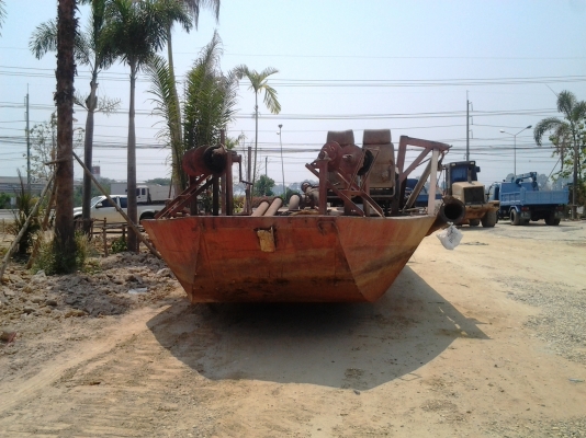 ขายด่วน..เรือดูดทราย เครื่องยนต์ฮีโน่ HINO EF V8 เครื่องยนต์ 550 แรงม้า ท่อดูด 8 นิ้ว ดูดแรง เต็มท่อ ๆ ได้ทรายมาก เกินคุ้ม.