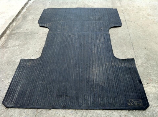 ขายแล้วครับ ขอขอบคุณ คุณวรรณา จากอำเภอดอนตูมเป็นอย่างสูงครับ ขายแผ่นยางปูพื้นกระบะตอนเดียว ขนาดฟรีไซด์ ราคาต่อรองได้ อยากได้เท่าไหร่เสนอมาครับ สามพราน นครปฐม