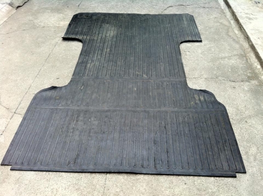 ขายแล้วครับ ขอขอบคุณ คุณวรรณา จากอำเภอดอนตูมเป็นอย่างสูงครับ ขายแผ่นยางปูพื้นกระบะตอนเดียว ขนาดฟรีไซด์ ราคาต่อรองได้ อยากได้เท่าไหร่เสนอมาครับ สามพราน นครปฐม