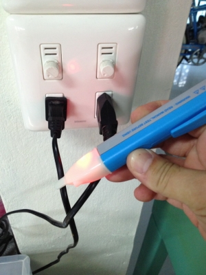 ไขควงเช็คไฟ น่าใช้มากกกก.....