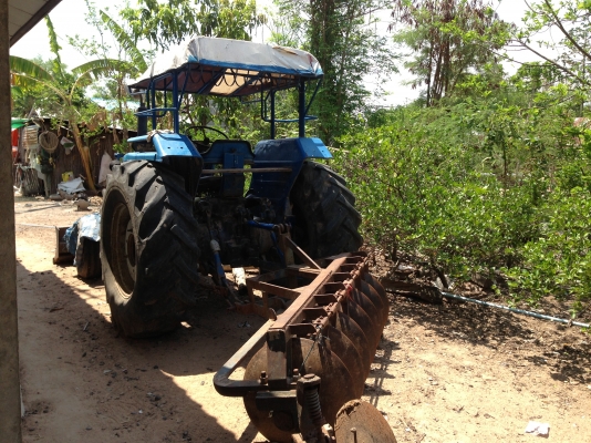 ขาย รถไถFORD 77 T3ท้าย 6600 ตัวเต็ม 1เพลา สภาพดี  ทำงานดี  พร้อมอุปกรณ์ 2 ชิ้น ใบดันหน้า และ ผาน 7  มีทะเบียนพร้อม พร้อมใช้พร้อมลุยงาน ราคาต่อรองได้ โทร 081-9972972