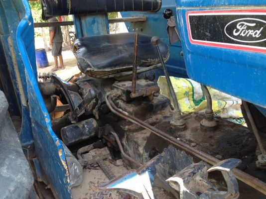 ขาย รถไถFORD 77 T3ท้าย 6600 ตัวเต็ม 1เพลา สภาพดี  ทำงานดี  พร้อมอุปกรณ์ 2 ชิ้น ใบดันหน้า และ ผาน 7  มีทะเบียนพร้อม พร้อมใช้พร้อมลุยงาน ราคาต่อรองได้ โทร 081-9972972