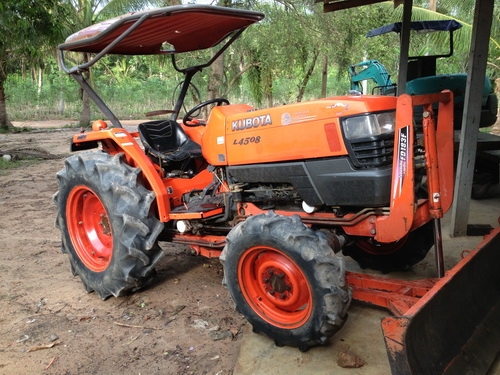 ขายรถไถ KUBOTA L4508 พร้อมอุปกรณ์ดันหน้าตราช้าง สวยเดิมๆ