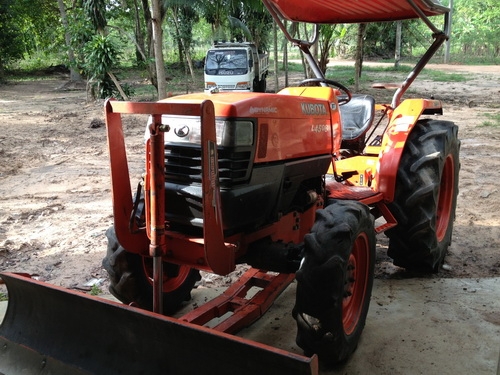 ขายรถไถ KUBOTA L4508 พร้อมอุปกรณ์ดันหน้าตราช้าง สวยเดิมๆ