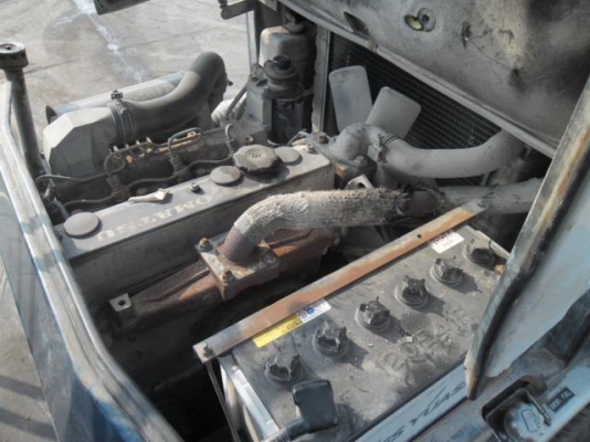 ขายรถโฟล์คลิฟท์  KOMATSU  FD25-11  เครื่องยนต์ดีเซล  เกียร์ธรรมดา   เสาสูง  4 เมตร  ฮิ้งโฟล์ค  ล้อหน้าคู่