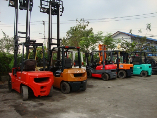 ขายรถโฟล์คลิฟท์ MITSUBISHI FD25 เครื่องยนต์ดีเซล เกียร์ธรรมดา เสาสูง 4 เมตร ยางตัน งา 1,070 มม. ขายรถโฟล์คลิฟท์ MITSUBISHI FD25 เครื่องยนต์ดีเซล เกียร์ธรรมดา เสาสูง 4 เมตร ยางตัน งา 1,070 มม.