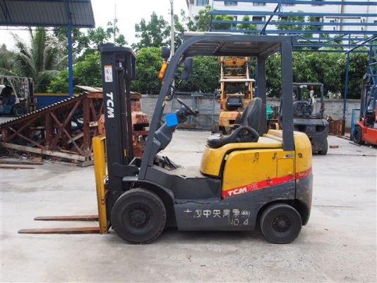 FORKLIFT TCM นำเข้าจากญี่ปุ่น รถสวยมาก ๆ รับรองไม่ผิดหวังค่ะ
