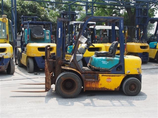 FORKLIFT KOMATSU FD20T-12  นำเข้าจากญี่ปุ่น สภาพพร้อมใช้งาน สนใจเข้ามาดูรถได้เลยค่ะ