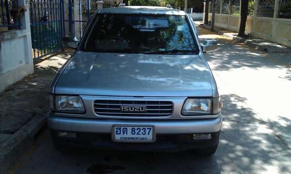 ขายรถแวนISUZUพร้อมใช้งาน