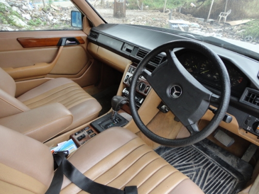 ฝากขายBENZ 124 สักคัน(ลดราคา) ฝากขายBENZ 124 สักคัน(ลดราคา)