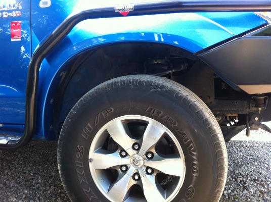 Toyota vigo 4wd 3.0 ตัว G ปี 06 สภาพสวย รถบ้าน ใช้งานเองครับ ติดชุดแต่งกันชน West Land วินซ์ไฟฟ้า เปลี่ยนล้อแม๊กเป็นรุ่นใหม่ ยาง Dunlop เบาะข้างในหุ้มหนังอย่างดี ติดต่อ ซ้อปา 085-1746828