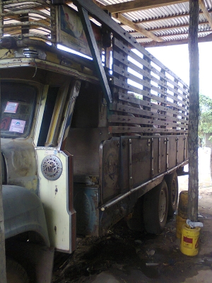 ขายสิบล้อหัวยาว 2 เพลา เครื่อง 6BD1 165HP สโลว์กลาง