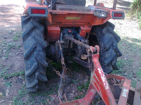 ขายด่วน..รถไถ KUBOTA L1-22 4 WD รถสวยสีเดิม ๆ สภาพพร้อมใช้งาน แถมฟรี จอบหมุน ล้อเหล็ก ผาน 5 อย่างดี ไว้ให้ใช้งาน.