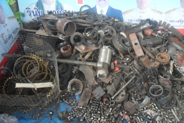 ขายเหมายกกอง ประมูลมาครั้งแรก กำไรนิดหน่อยก็ขายแล้วครับ แสตนเลส ทองแดง อลูมิเนียม เหล็ก เหล็กหล่อ น้ำหนักโดยประมาณ 75ตัน